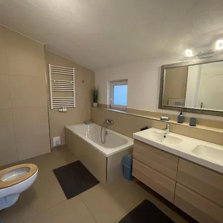 Familien In 3 Mit 2 Baedern Ferienhaus *